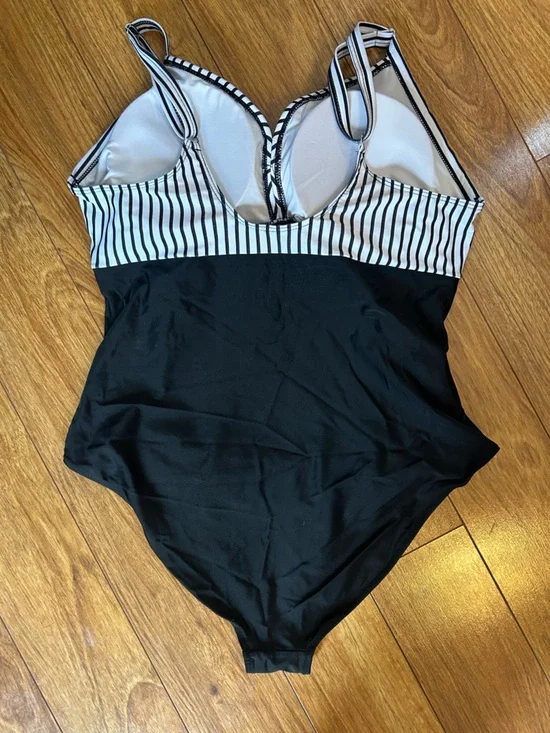 Women’s Striped Black One-Piece Swimsuit with Twist Front XXL - Picture 2 of 4
